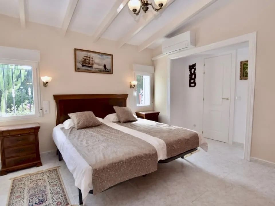 Chalet de 5 habitaciones en Javea / Xàbia en venta con piscina - 850.000 € (Ref: 7463836)