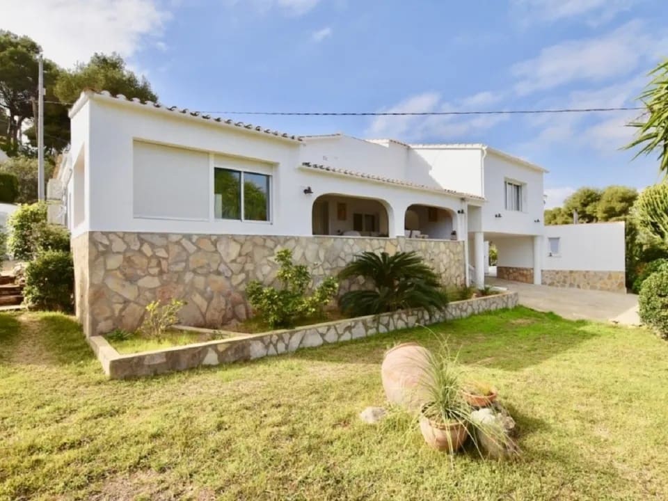 Chalet de 5 habitaciones en Javea / Xàbia en venta con piscina - 850.000 € (Ref: 7463836)