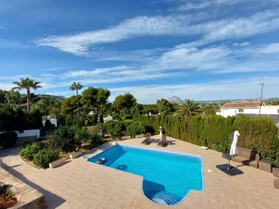Chalet de 5 habitaciones en Javea / Xàbia en venta con piscina - 850.000 € (Ref: 7463836)