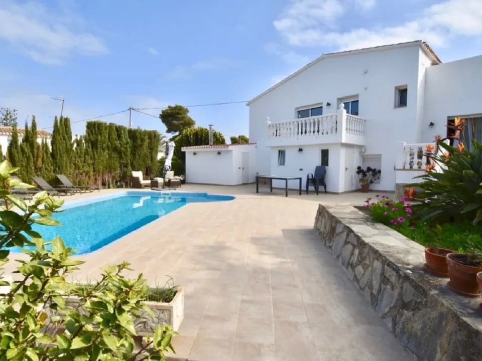 Chalet de 5 habitaciones en Javea / Xàbia en venta con piscina - 850.000 € (Ref: 7463836)
