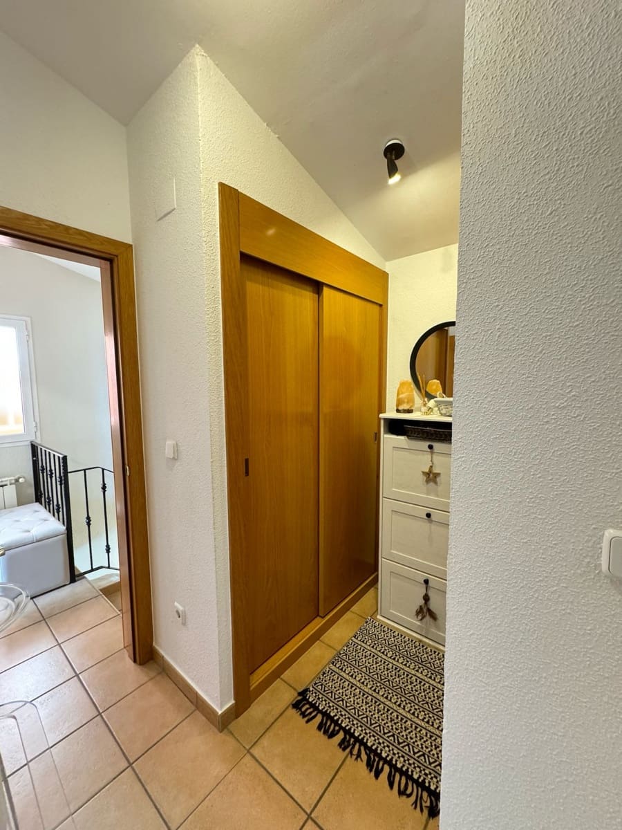 Chalet de 3 habitaciones en Pedreguer en alquiler con piscina garaje - 1.500 € (Ref: 8981758)