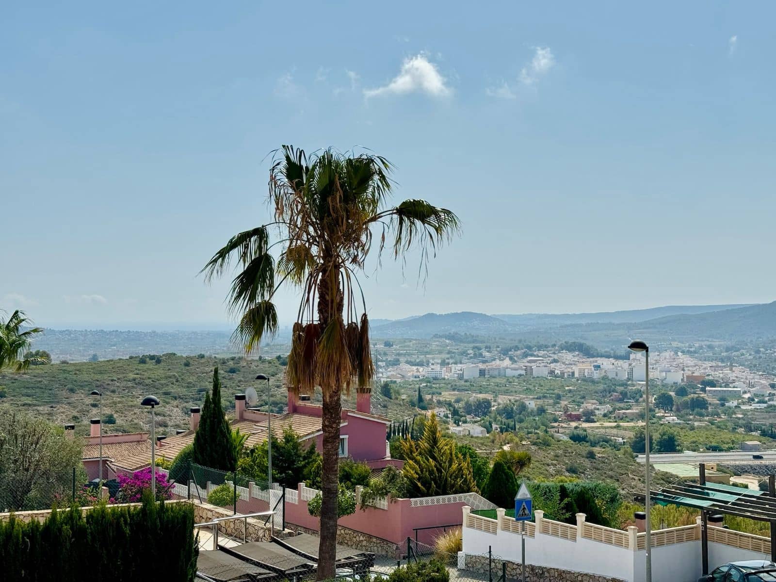 Chalet de 3 habitaciones en Pedreguer en alquiler con piscina garaje - 1.500 € (Ref: 8981758)