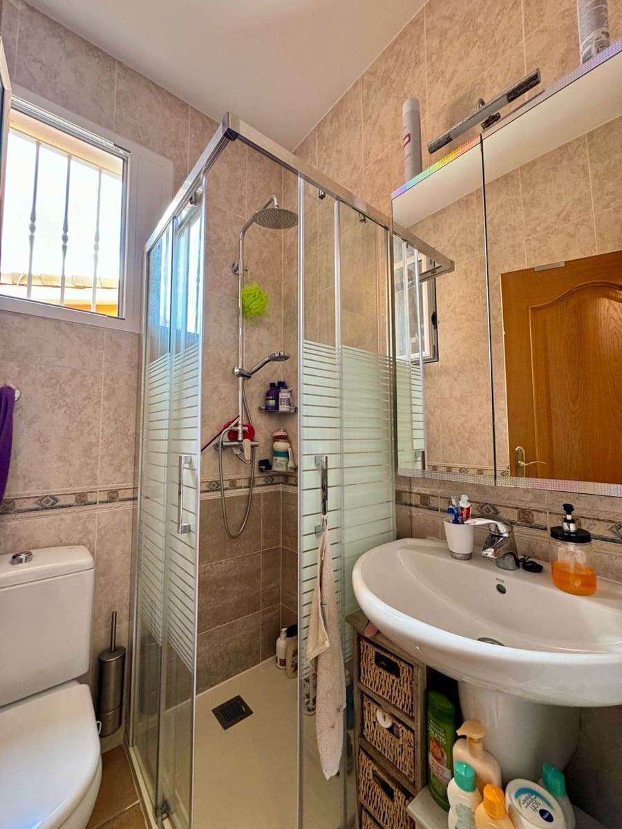 Chalet de 3 habitaciones en Pedreguer en alquiler con piscina garaje - 1.500 € (Ref: 8981758)