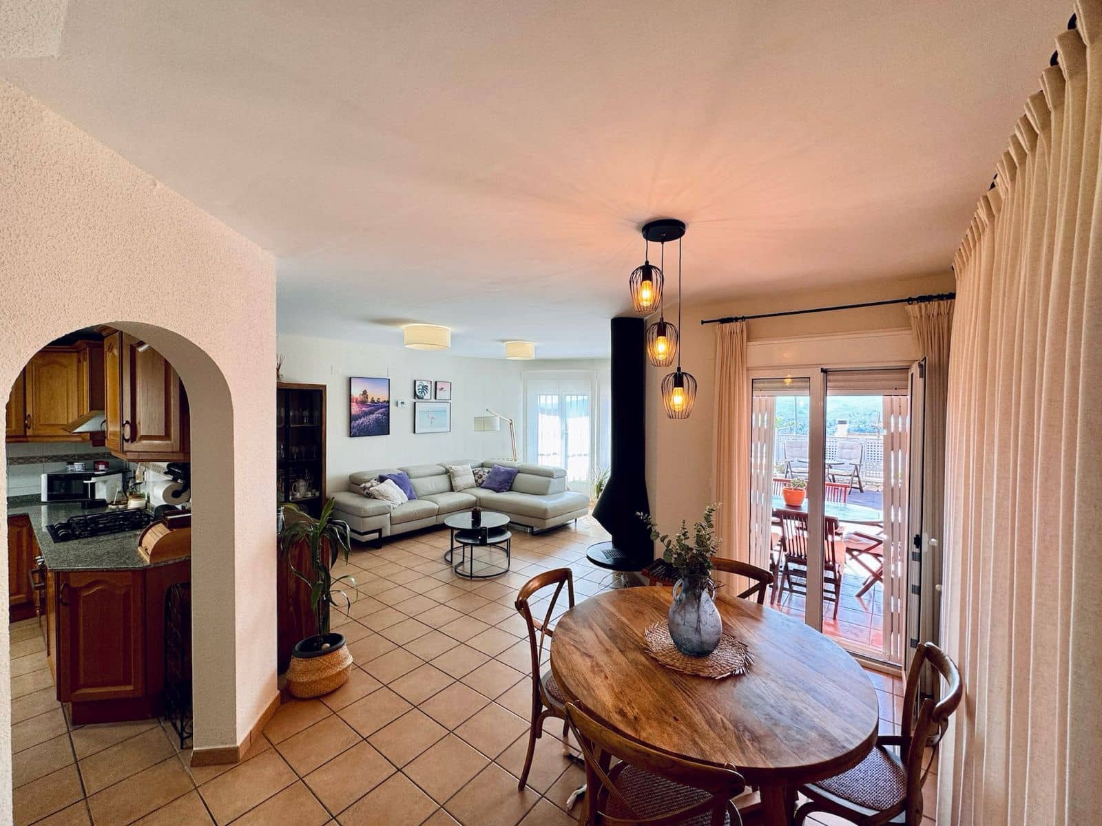 Chalet de 3 habitaciones en Pedreguer en alquiler con piscina garaje - 1.500 € (Ref: 8981758)
