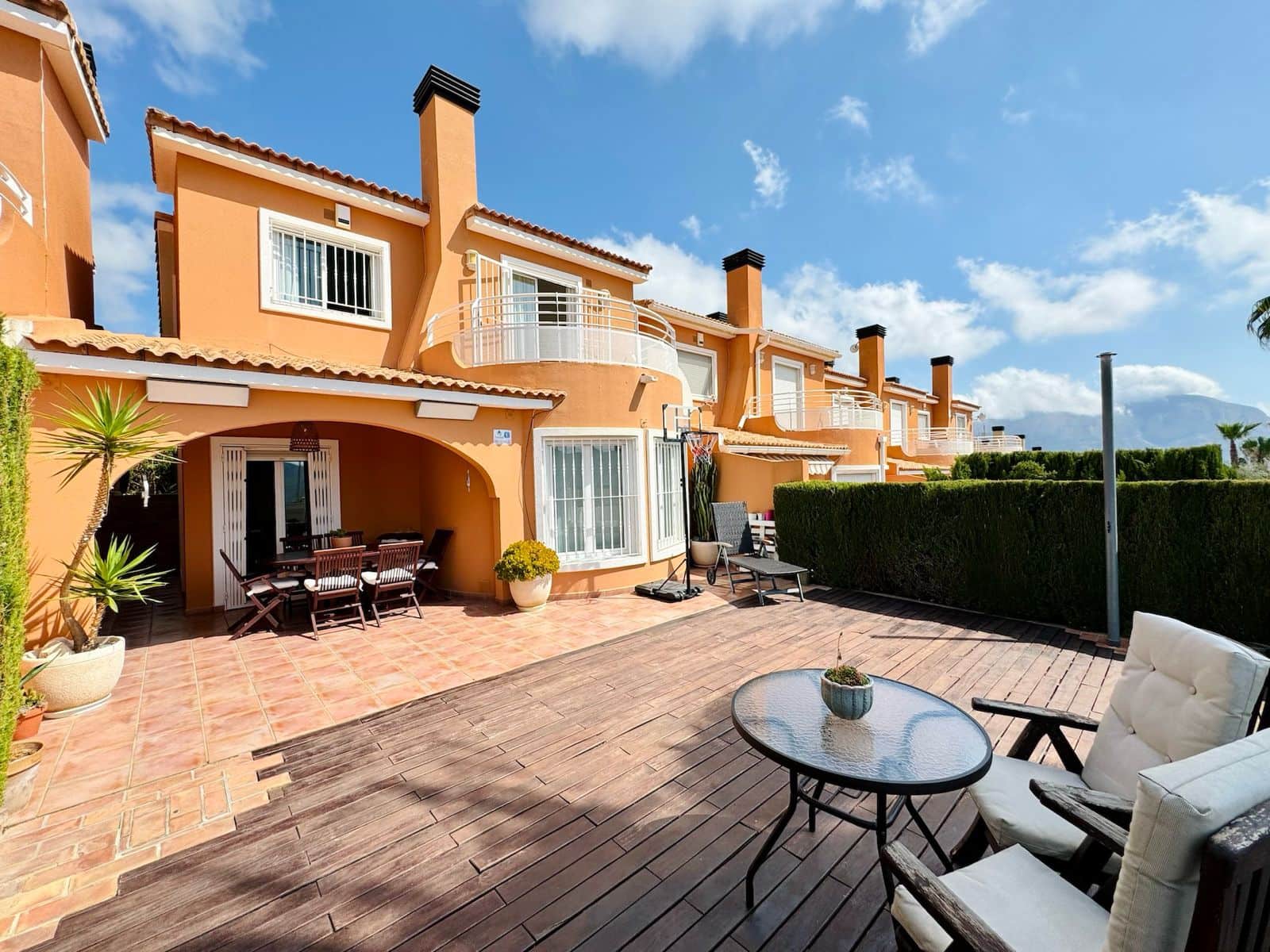 Chalet de 3 habitaciones en Pedreguer en alquiler con piscina garaje - 1.500 € (Ref: 8981758)