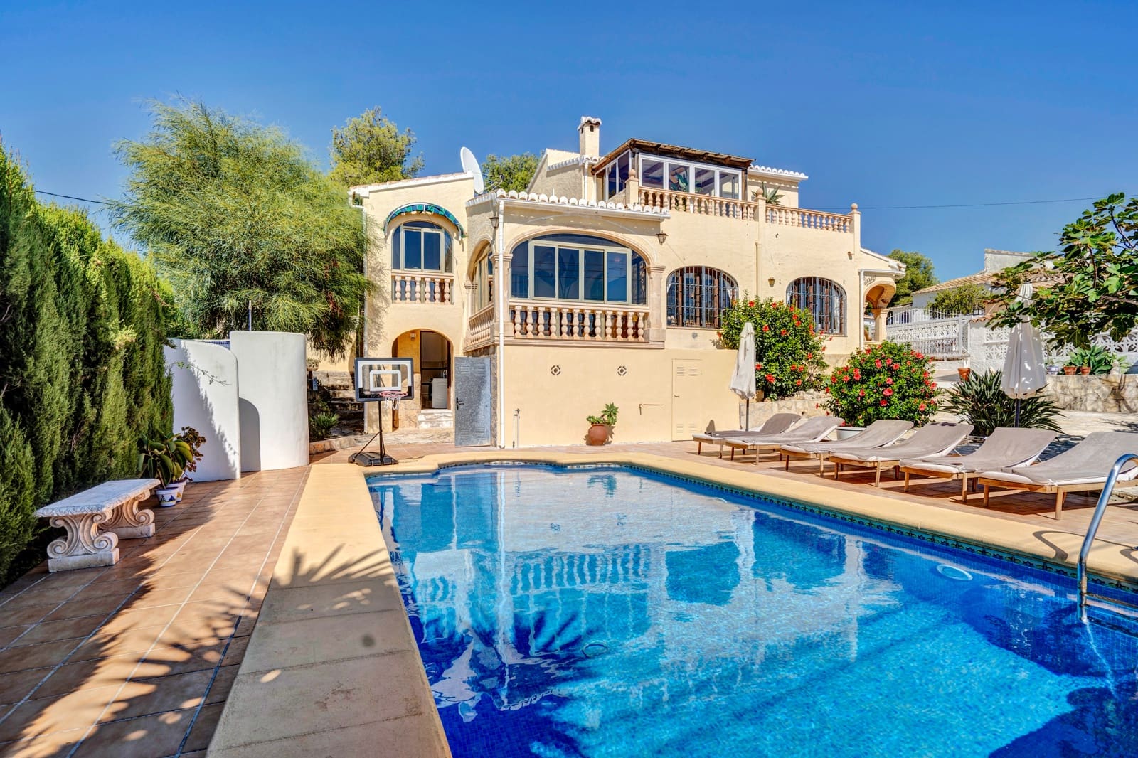 5 bedroom Villa for sale in Javea / Xabia with pool garage - € 585,000 (Ref: 9314246)