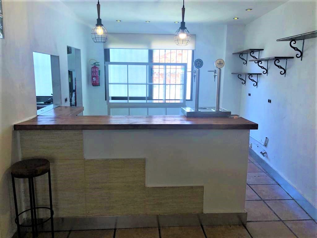 Local Commercial à louer à Javea / Xabia - 1 300 € (Ref: 9598375)