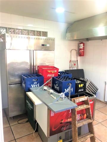 Local Commercial à louer à Centro ciudad, Javea / Xàbia - 1 300 € (Ref: 9598375)