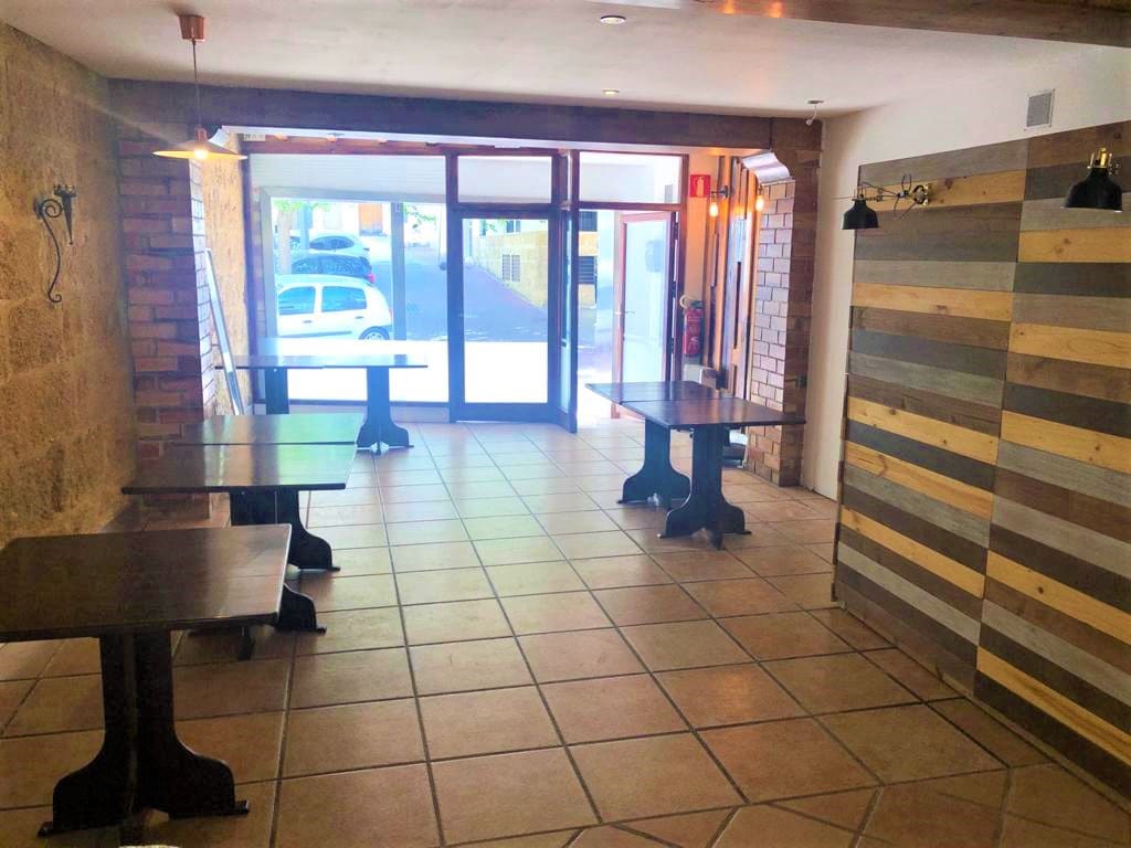 Local Commercial à louer à Javea / Xabia - 1 300 € (Ref: 9598375)