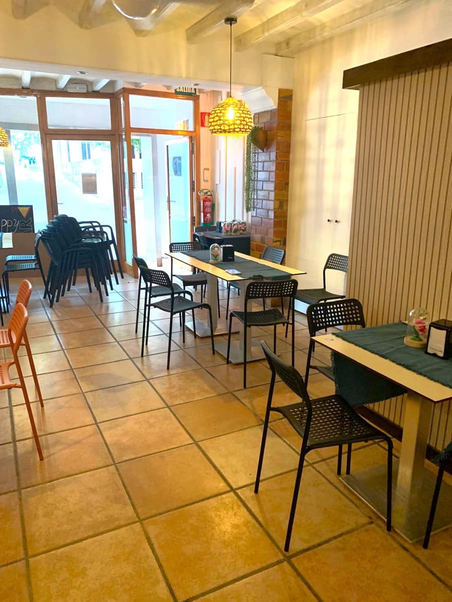 Kaupallinen vuokrattavana paikassa Javea / Xabia - 1 300 € (Ref: 9598375)