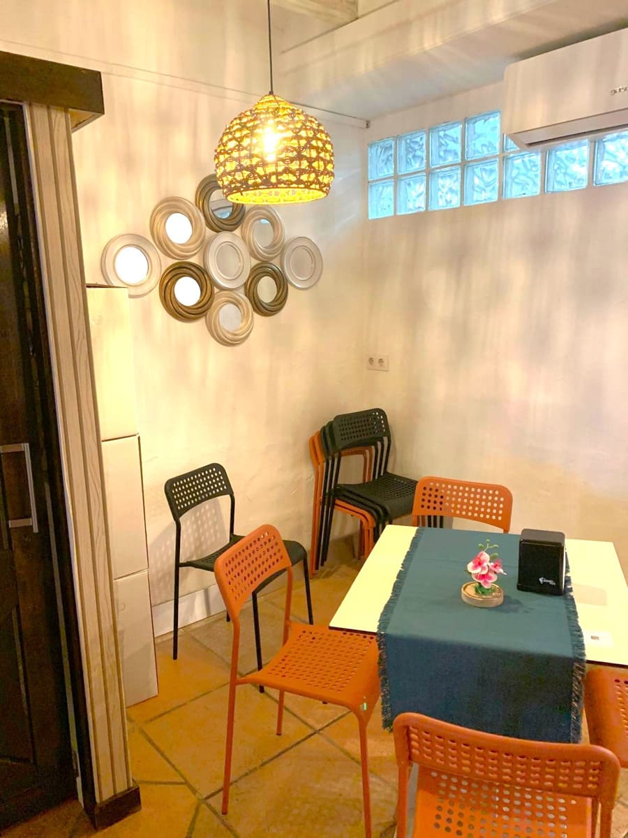 Kaupallinen vuokrattavana paikassa Javea / Xabia - 1 300 € (Ref: 9598375)