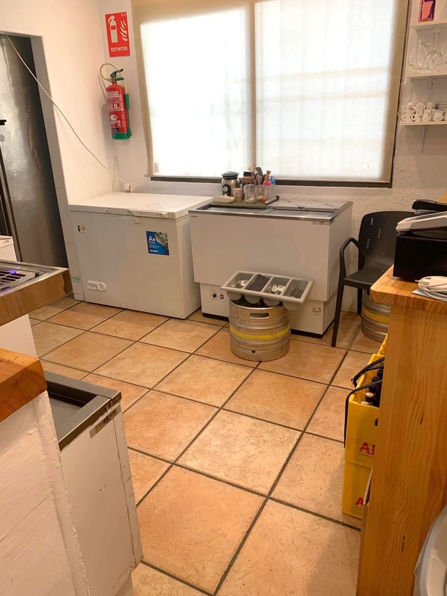 Kaupallinen vuokrattavana paikassa Javea / Xabia - 1 300 € (Ref: 9598375)