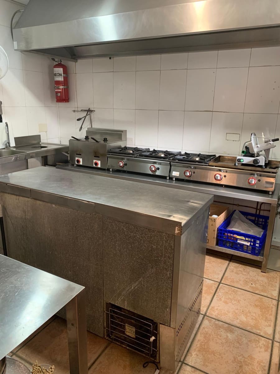 Kaupallinen vuokrattavana paikassa Javea / Xabia - 1 300 € (Ref: 9598375)
