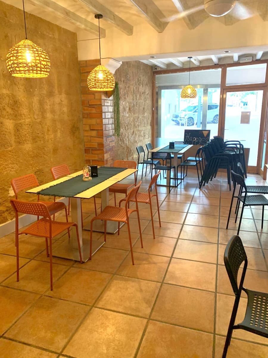 Kaupallinen vuokrattavana paikassa Javea / Xabia - 1 300 € (Ref: 9598375)
