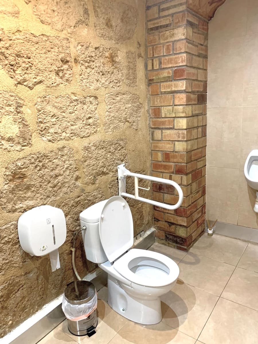Kaupallinen vuokrattavana paikassa Javea / Xabia - 1 300 € (Ref: 9598375)