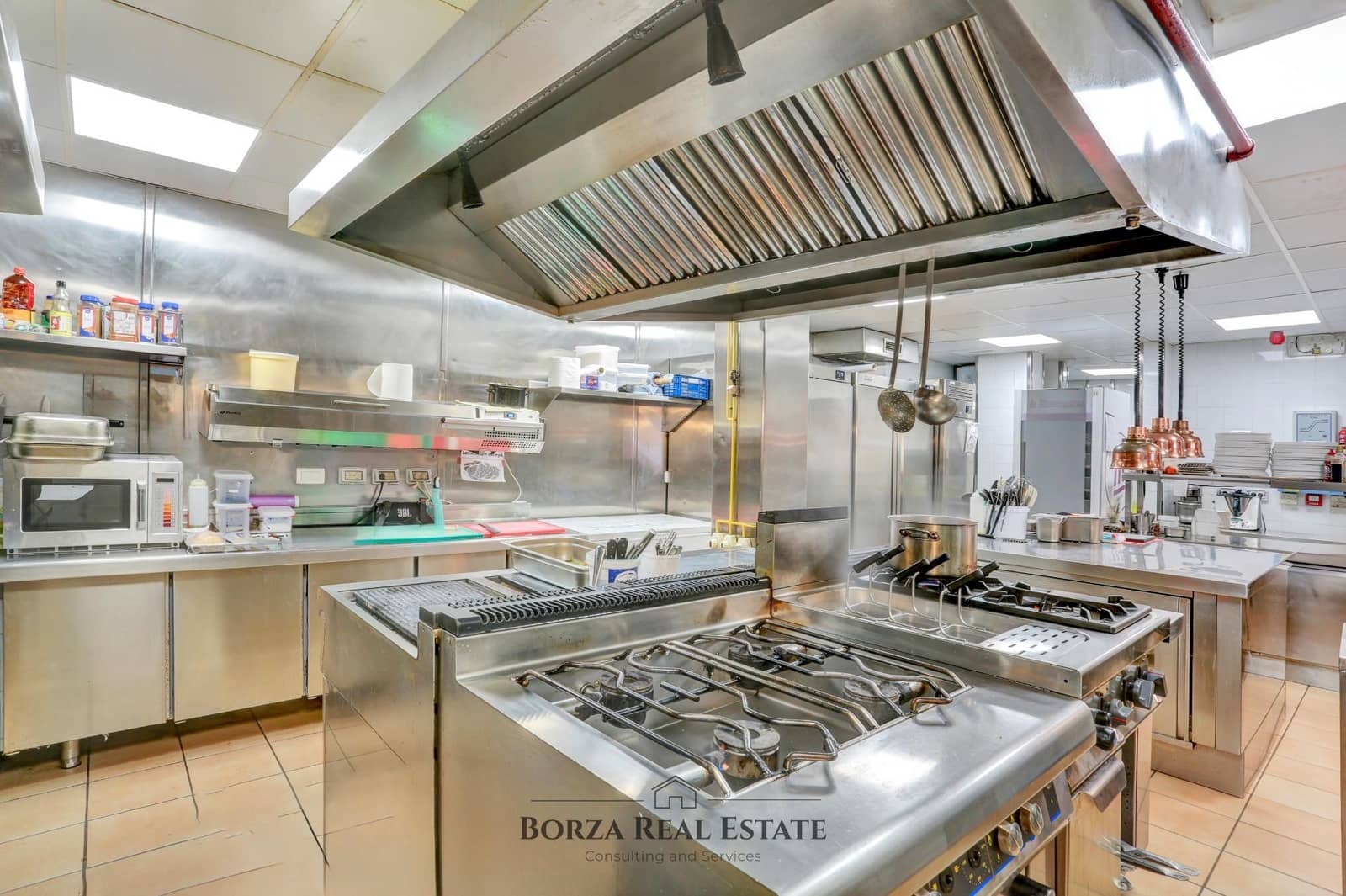Kommersiell att hyra i Playa San Juan - 8 800 € (Ref: 10142477)