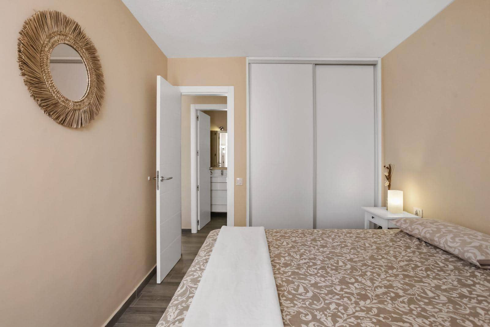 1 bedroom Apartment for sale in San Eugenio with pool - € 235,000 (Ref: 7604161)