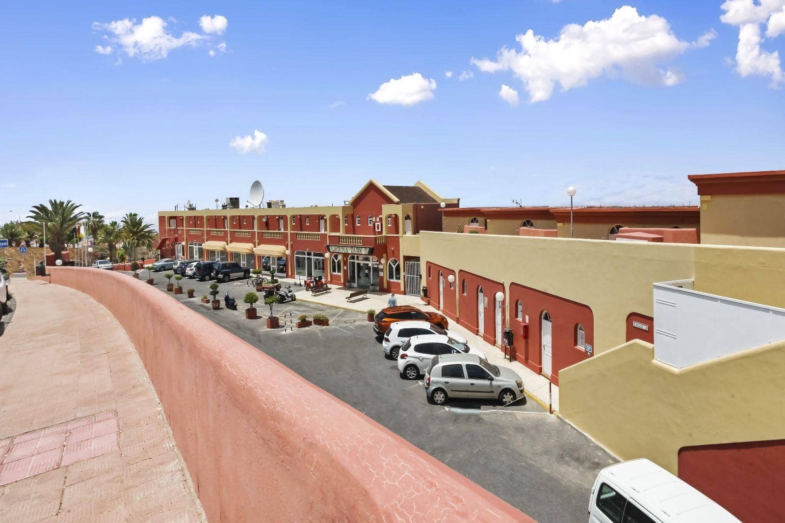 1 bedroom Apartment for sale in San Eugenio with pool - € 235,000 (Ref: 7604161)