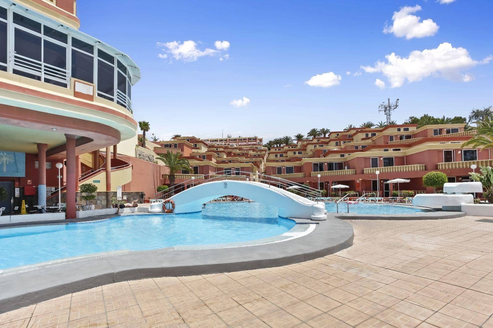 1 sovrum Lägenhet till salu i San Eugenio med pool - 219 000 € (Ref: 7604161)