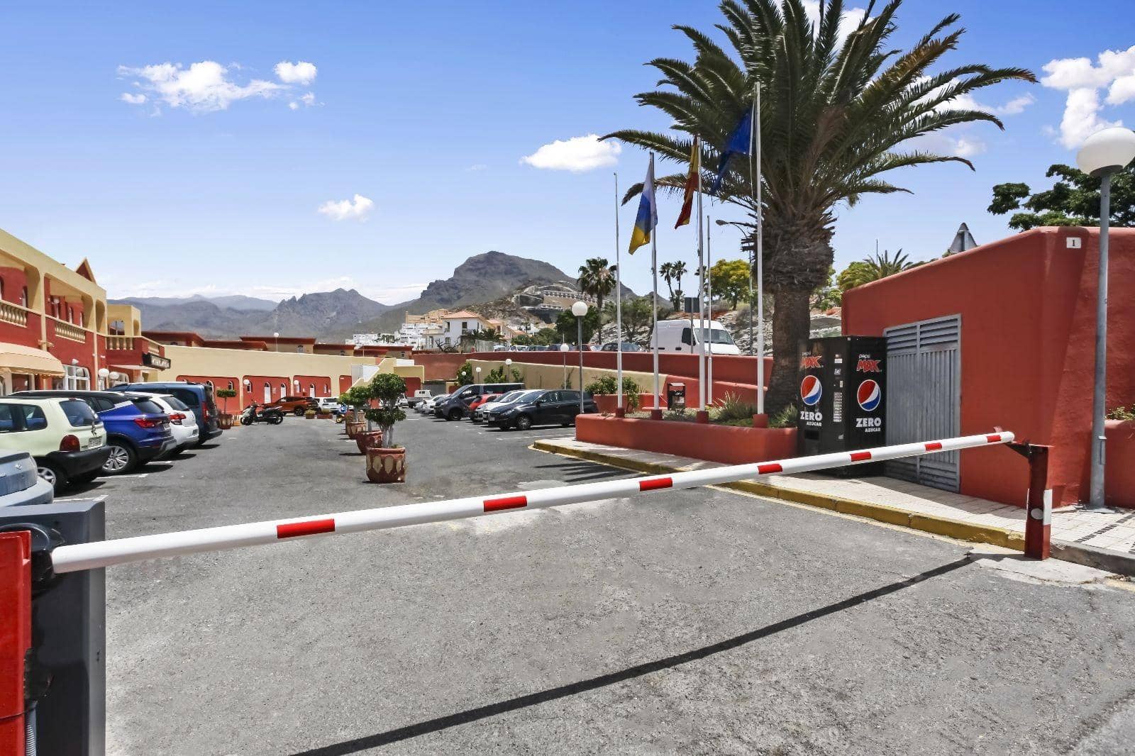 1 sovrum Lägenhet till salu i San Eugenio med pool - 219 000 € (Ref: 7604161)