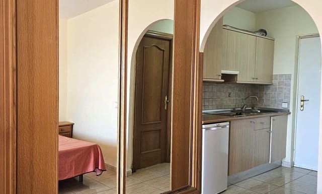 Studio na sprzedaż w Costa del Silencio, Arona z basenem - 157 500 € (Ref: 7775655)