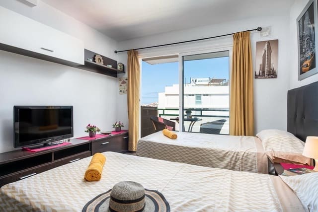 Studio te koop in Los Cristianos, Arona met zwembad - € 275.000 (Ref: 7929329)