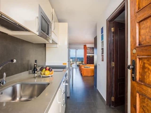 Studio te koop in Playa de las Americas, Arona met zwembad - € 295.000 (Ref: 7933987)