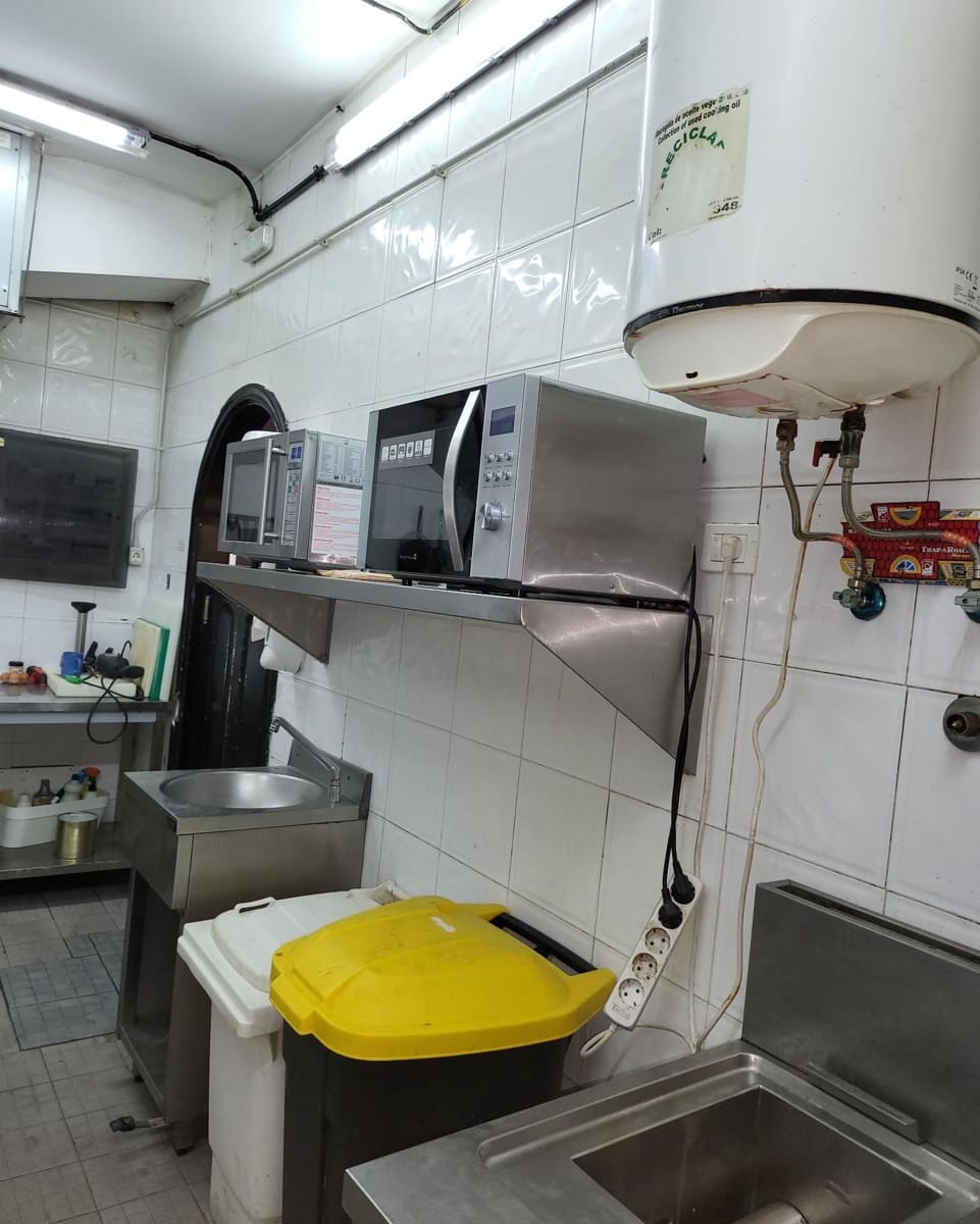 Commercieel te koop in Adeje - € 120.000 (Ref: 8010607)