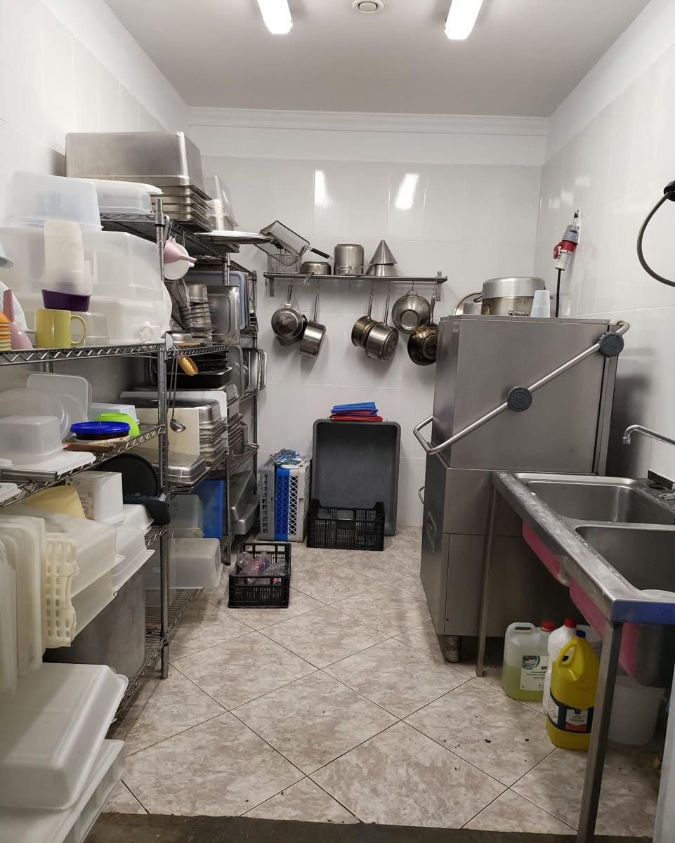 Commercieel te koop in Adeje - € 120.000 (Ref: 8010607)