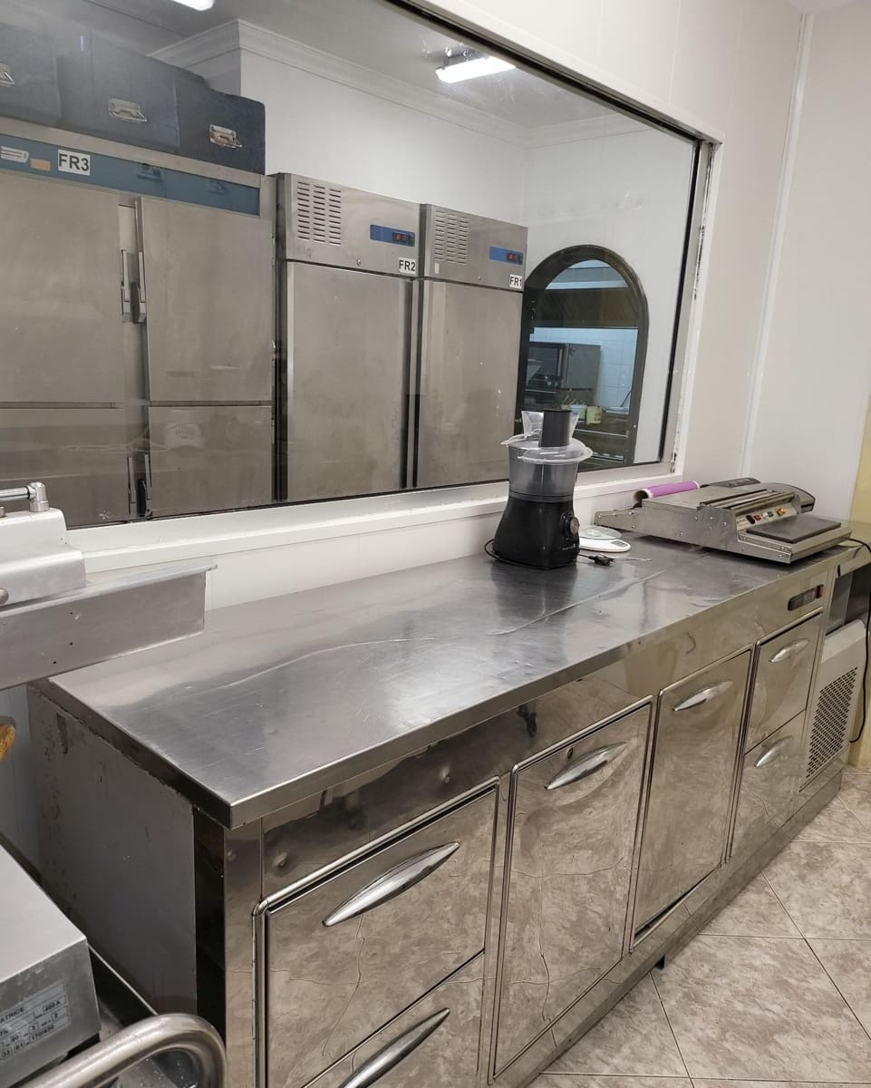 Commercieel te koop in Adeje - € 120.000 (Ref: 8010607)