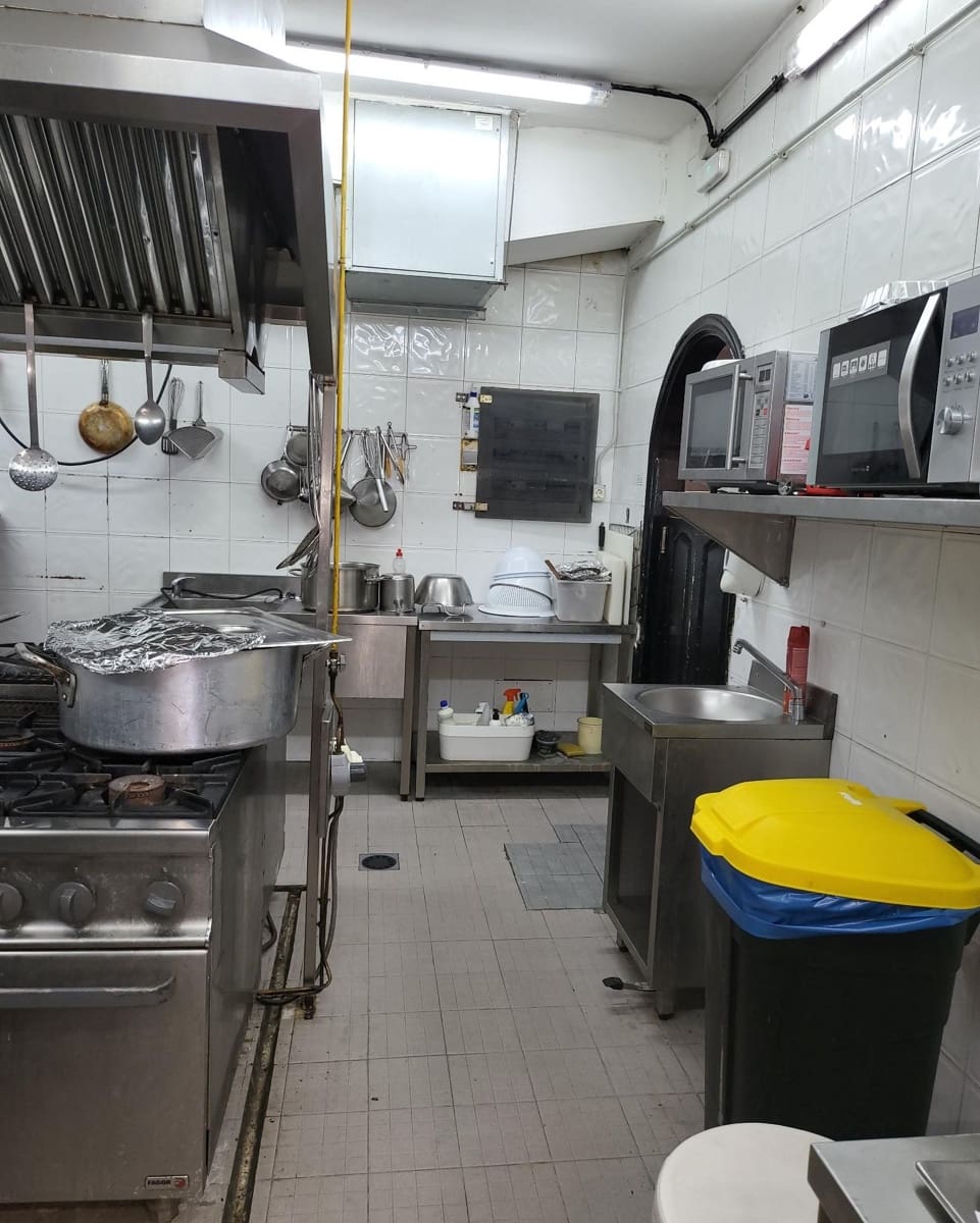 Commercieel te koop in Adeje - € 120.000 (Ref: 8010607)