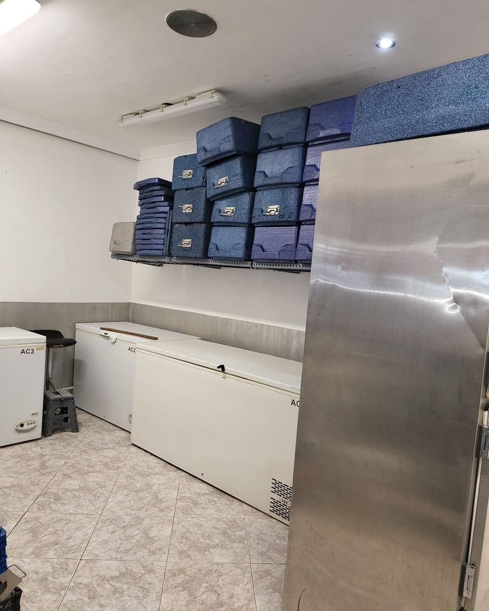 Commercieel te koop in Adeje - € 120.000 (Ref: 8010607)