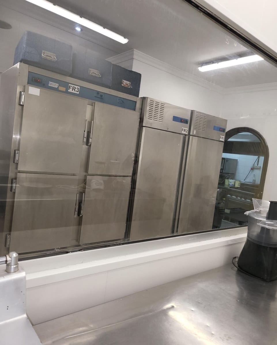 Kaupallinen myytävänä paikassa Adeje - 120 000 € (Ref: 8010607)