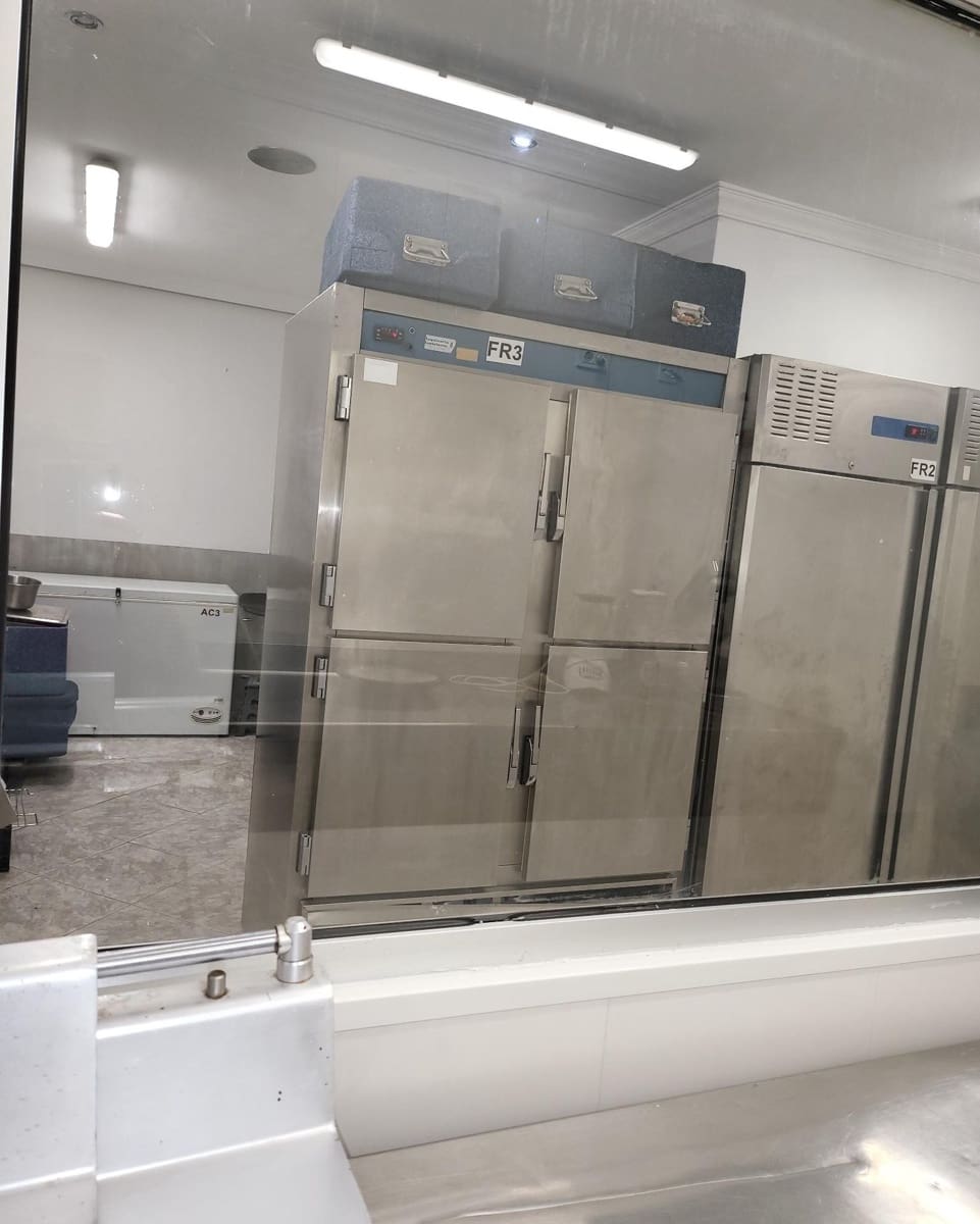 Kaupallinen myytävänä paikassa Adeje - 120 000 € (Ref: 8010607)