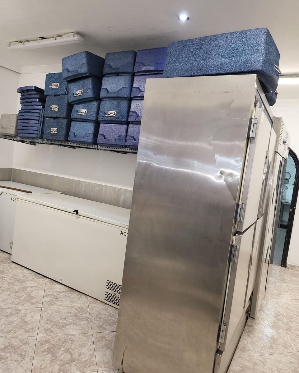 Kaupallinen myytävänä paikassa Adeje - 120 000 € (Ref: 8010607)