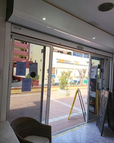 Local Comercial en Adeje en venta - 120.000 € (Ref: 8010607)