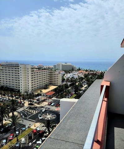 1 slaapkamer Penthouse te huur in Arona met zwembad - € 1.300 (Ref: 8117330)