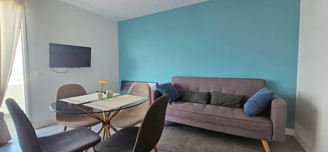 1 slaapkamer Penthouse te huur in Arona met zwembad - € 1.300 (Ref: 8117330)