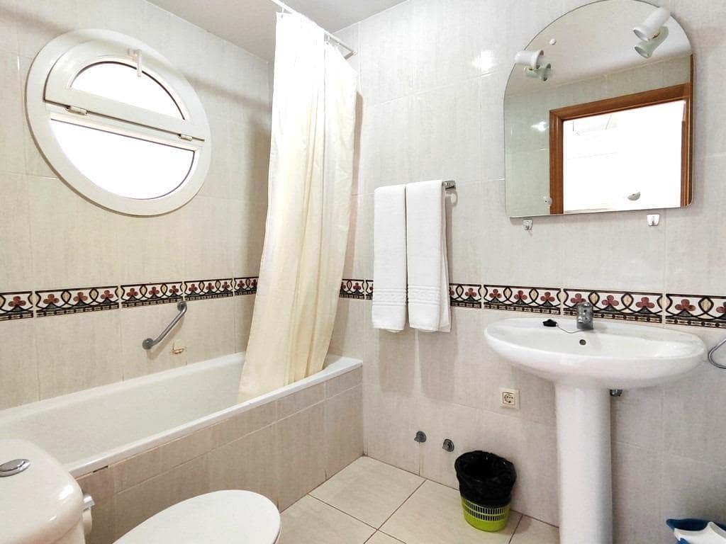 1 soverom Leilighet til salgs i Costa del Silencio med svømmebasseng - € 188 000 (Ref: 8382670)