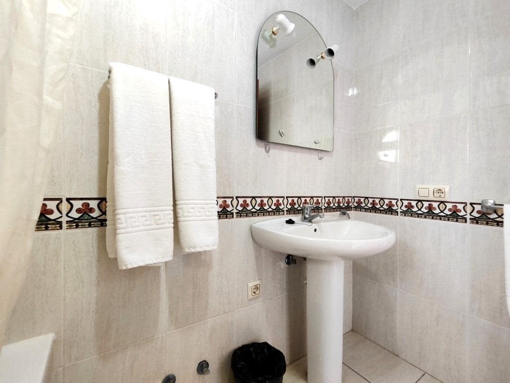 1 soverom Leilighet til salgs i Costa del Silencio med svømmebasseng - € 188 000 (Ref: 8382670)