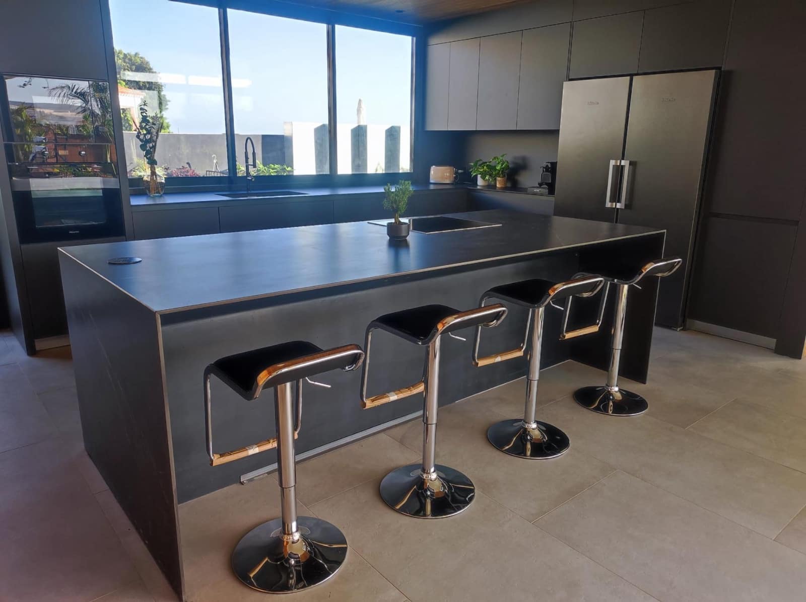 4 bedroom Villa for sale in Playa Paraiso with pool garage - € 5,500,000 (Ref: 8488851)