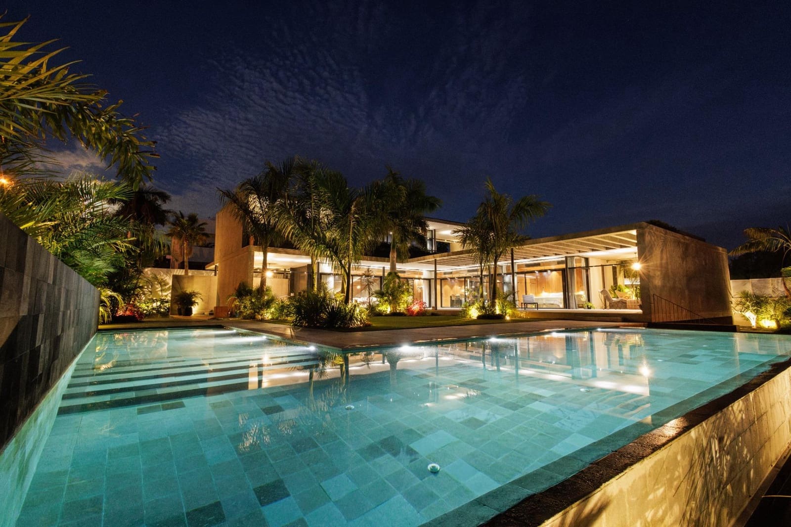 4 chambre Villa/Maison à vendre à Playa Paraiso avec piscine garage - 5 500 000 € (Ref: 8488851)