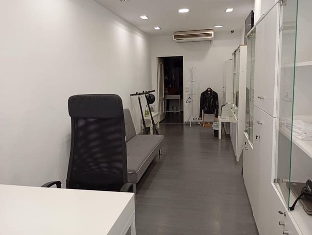 Kommersiell till salu i Los Cristianos, Arona - 168 000 € (Ref: 8572348)