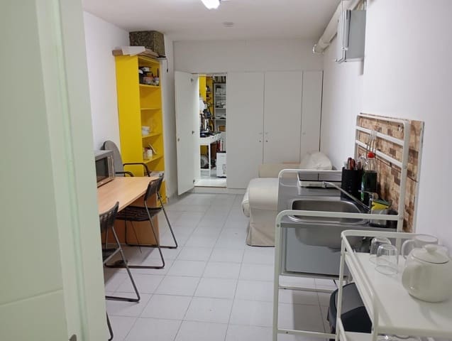 Kommersiell till salu i Los Cristianos, Arona - 168 000 € (Ref: 8572348)