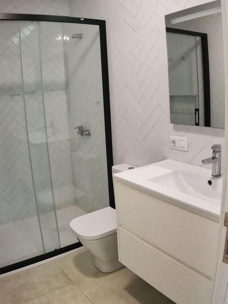 Kommersiell til leie i Los Cristianos - € 620 (Ref: 8582213)