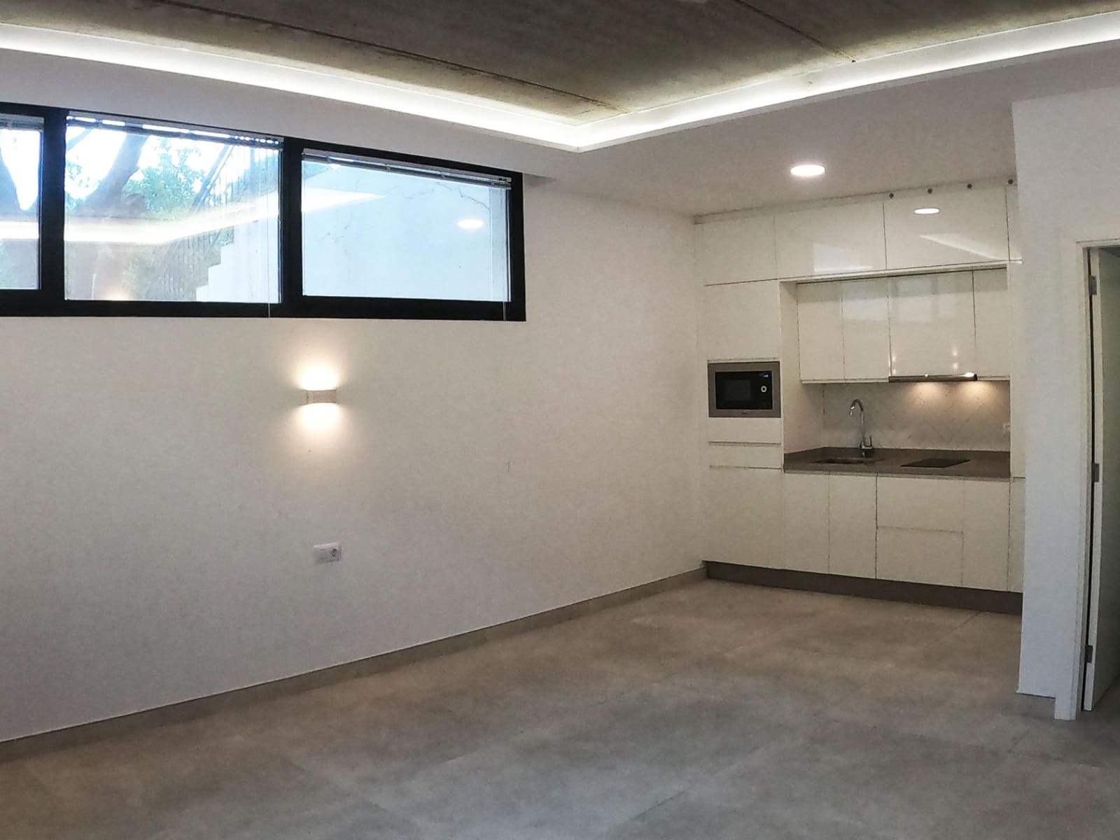 Kommersiell til leie i Los Cristianos - € 620 (Ref: 8582213)