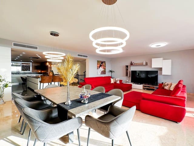 4 soverom Villa til salgs i Puerto Santiago, Santiago del Teide med svømmebasseng garasje - € 1 150 000 (Ref: 8699896)