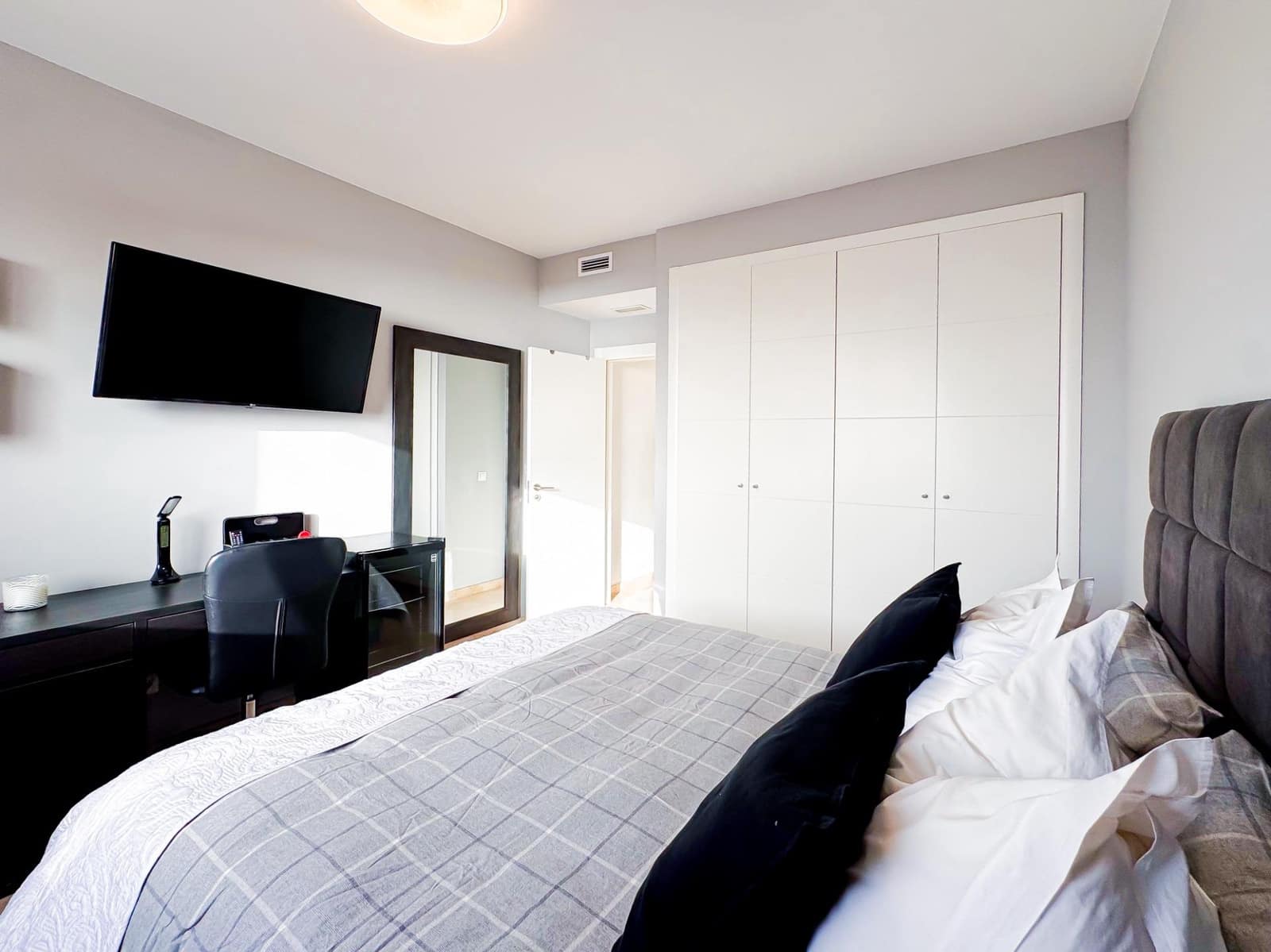 4 soveværelse Villa til salg i Puerto Santiago med swimmingpool garage - € 1.150.000 (Ref: 8699896)