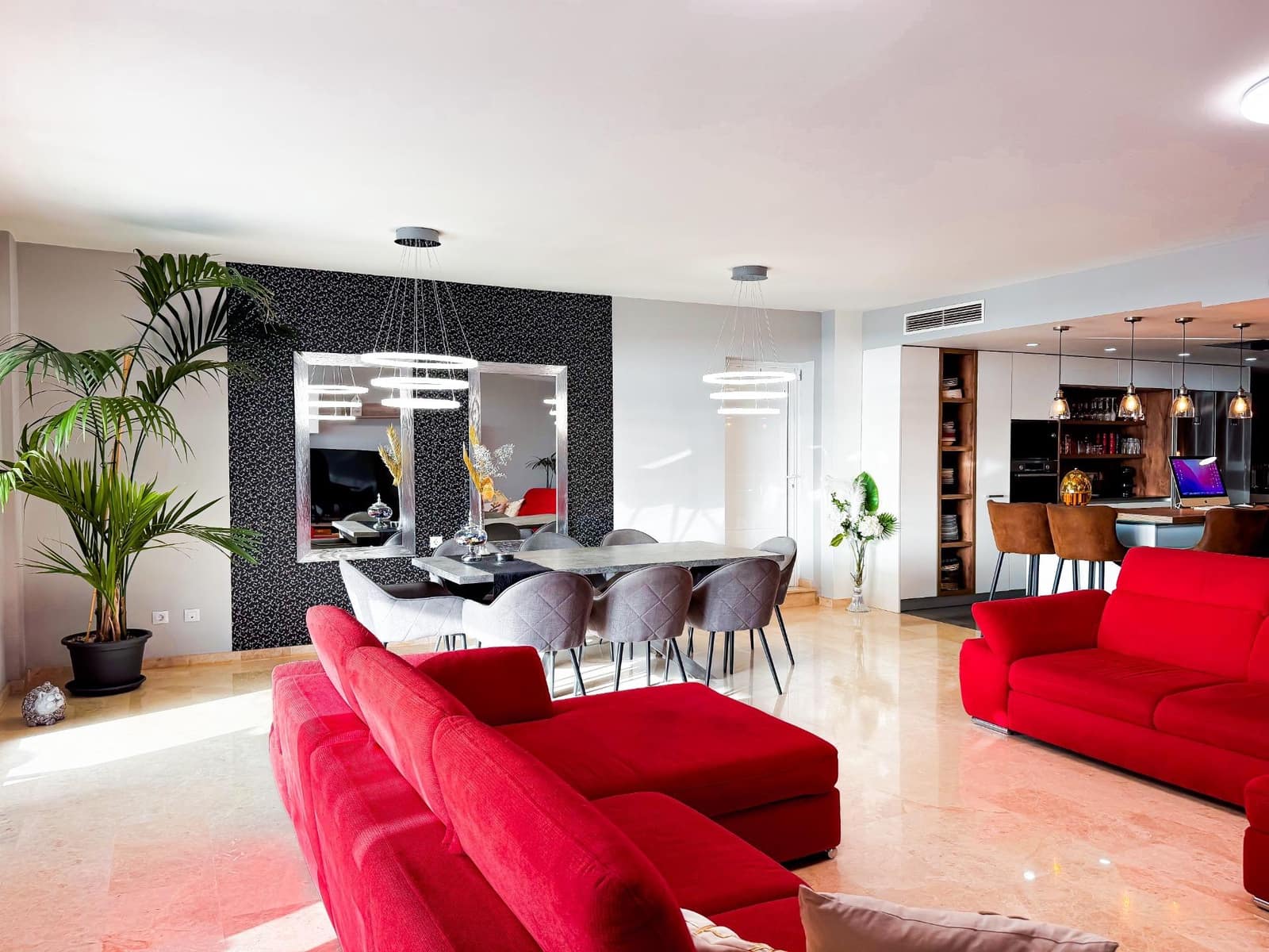 4 slaapkamer Villa te koop in Puerto Santiago met zwembad garage - € 1.150.000 (Ref: 8699896)