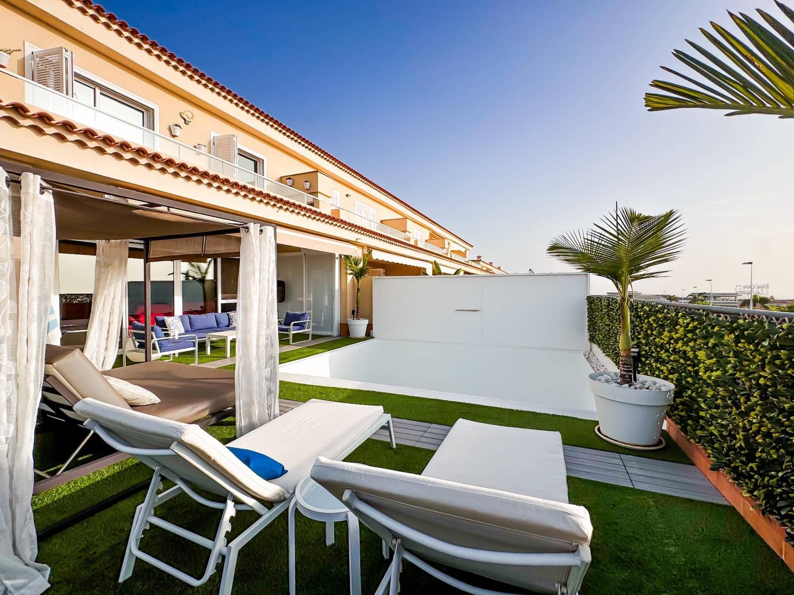 4 slaapkamer Villa te koop in Puerto Santiago met zwembad garage - € 1.150.000 (Ref: 8699896)